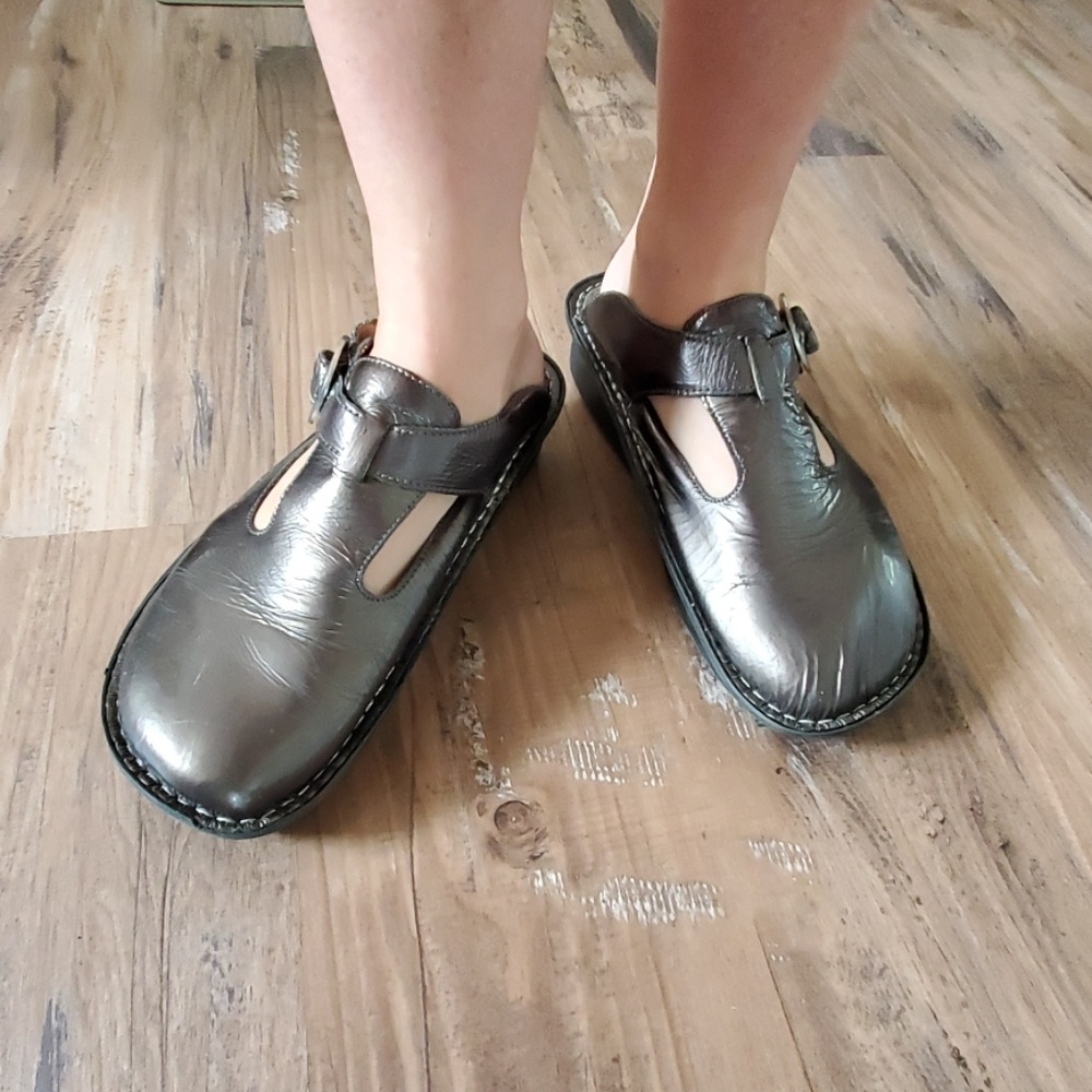 Alegria slip ons